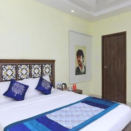 Cinemascope An Apart Hotel Chennai Exteriör bild